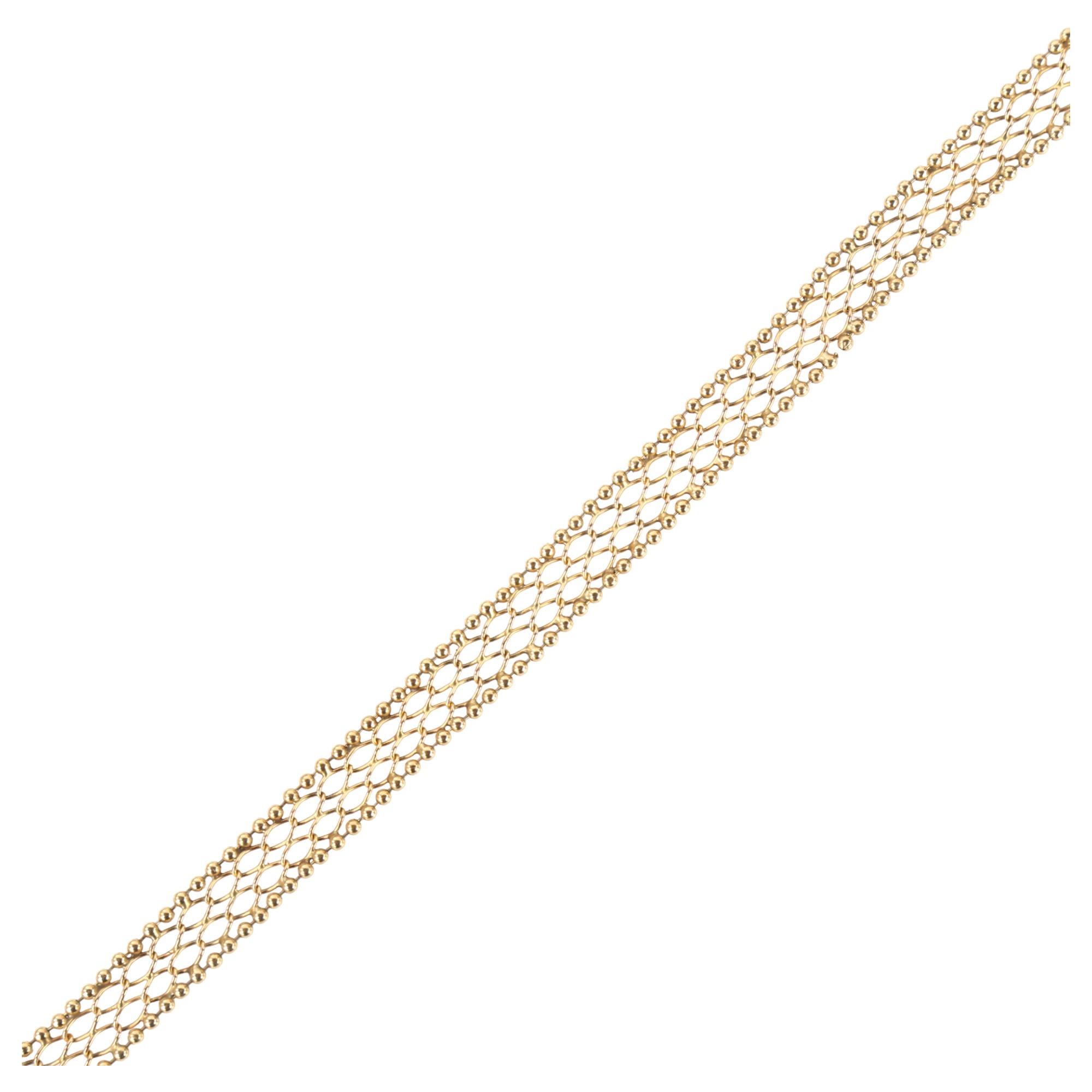 UNOAERRE - a 9ct gold lattice bracelet, length 19cm, 5.7g No damage or repairs, no broken links,