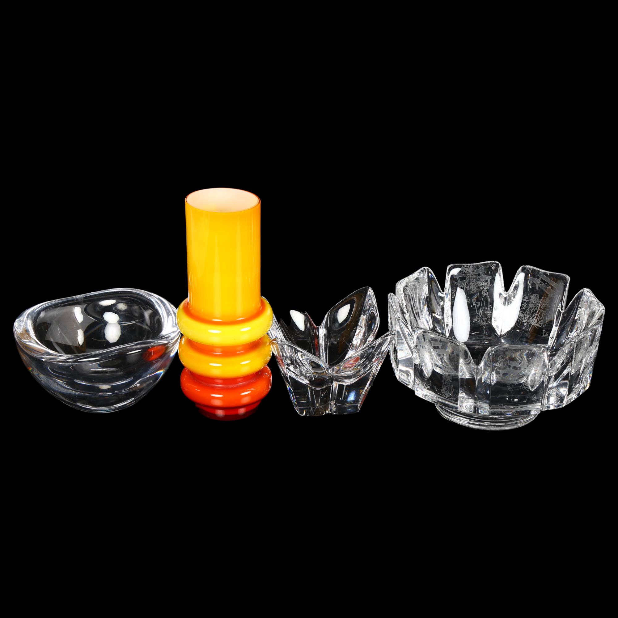 4 pieces of Swedish Art Glass, 3 Orrefors bowls, includinga Sandart bowl by Lars Hellsten and an