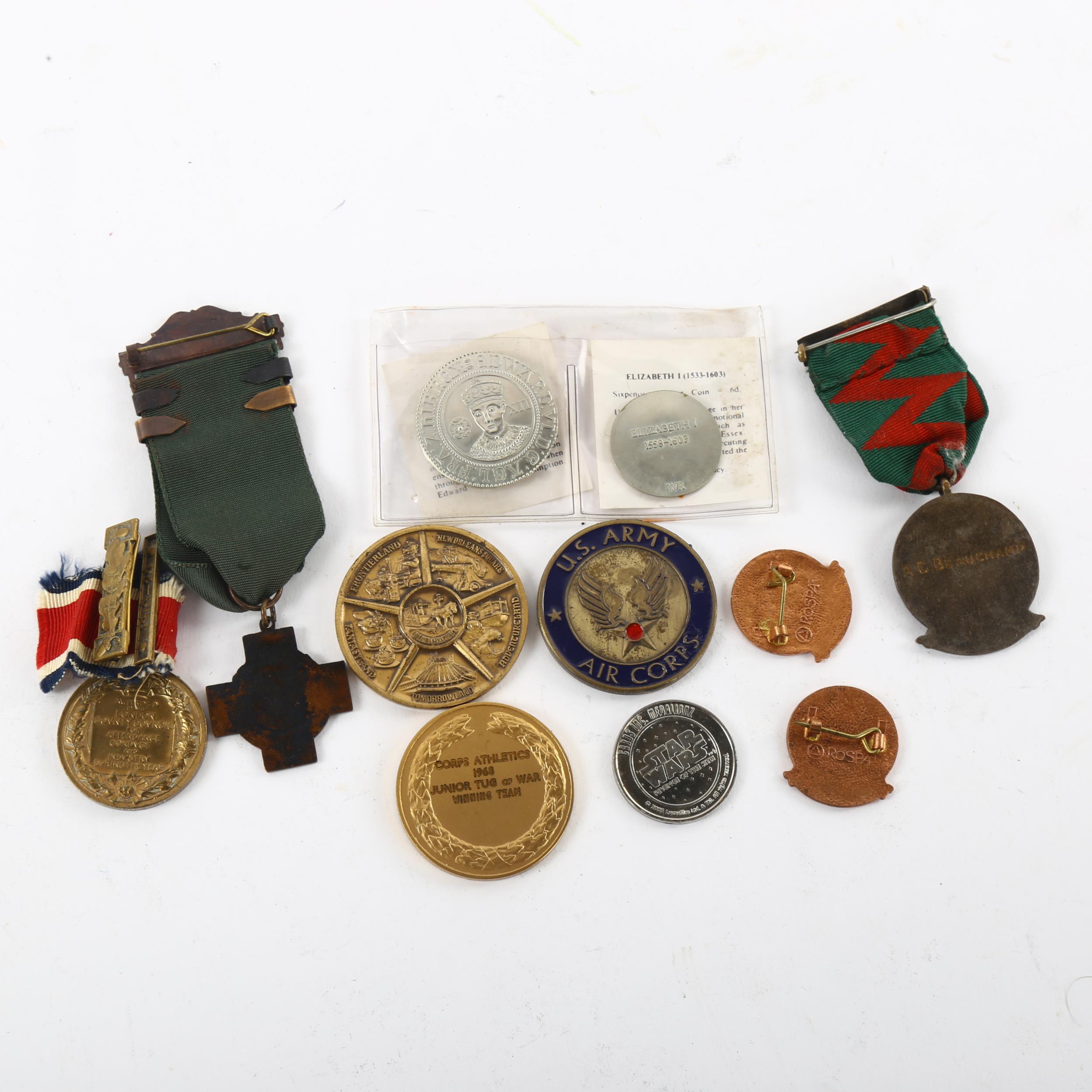 A small collections of medals and medallions, including London County Council and Driver's medals - Bild 2 aus 3