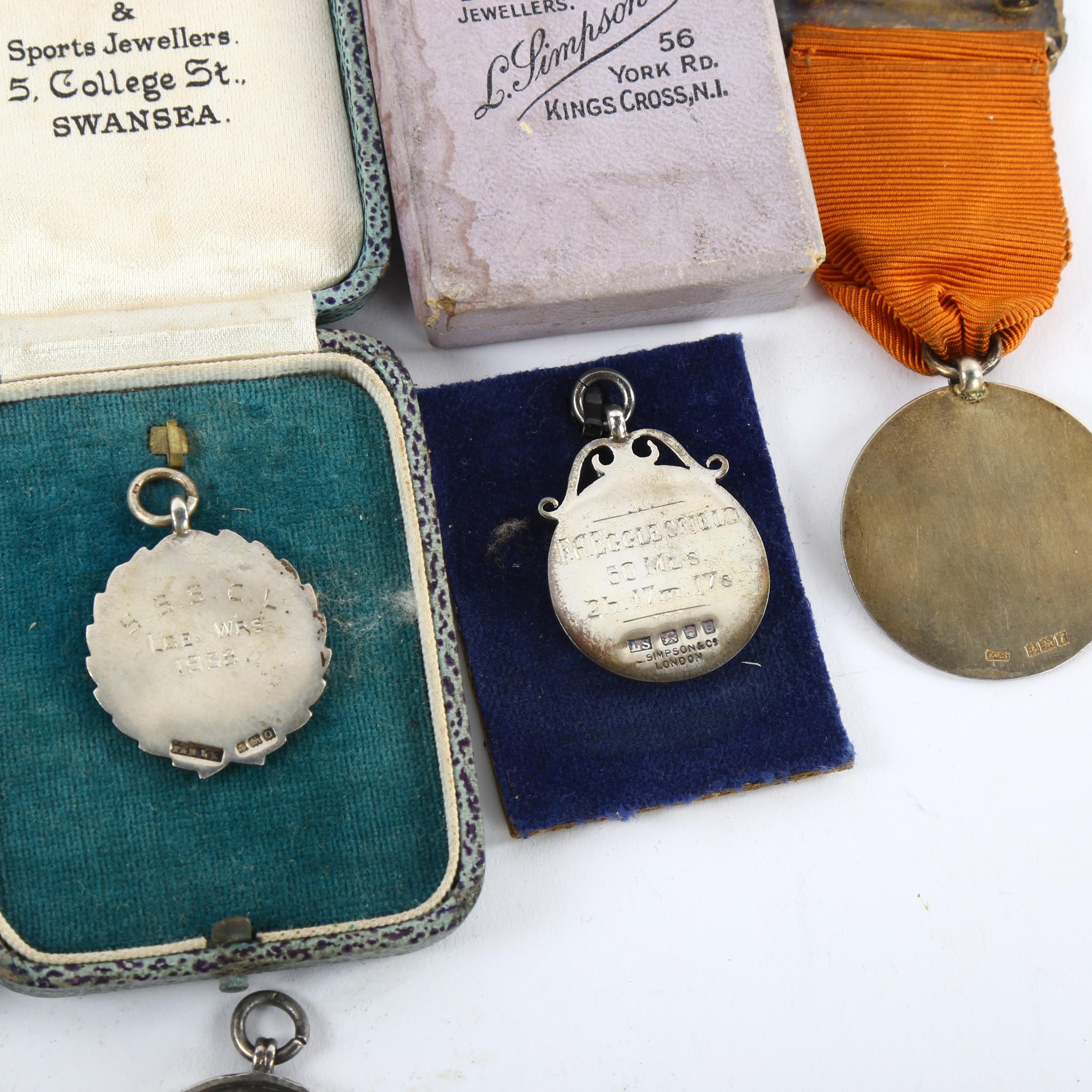 A collection of 8 silver medals and awards, including scouting and sporting interest - Bild 3 aus 3