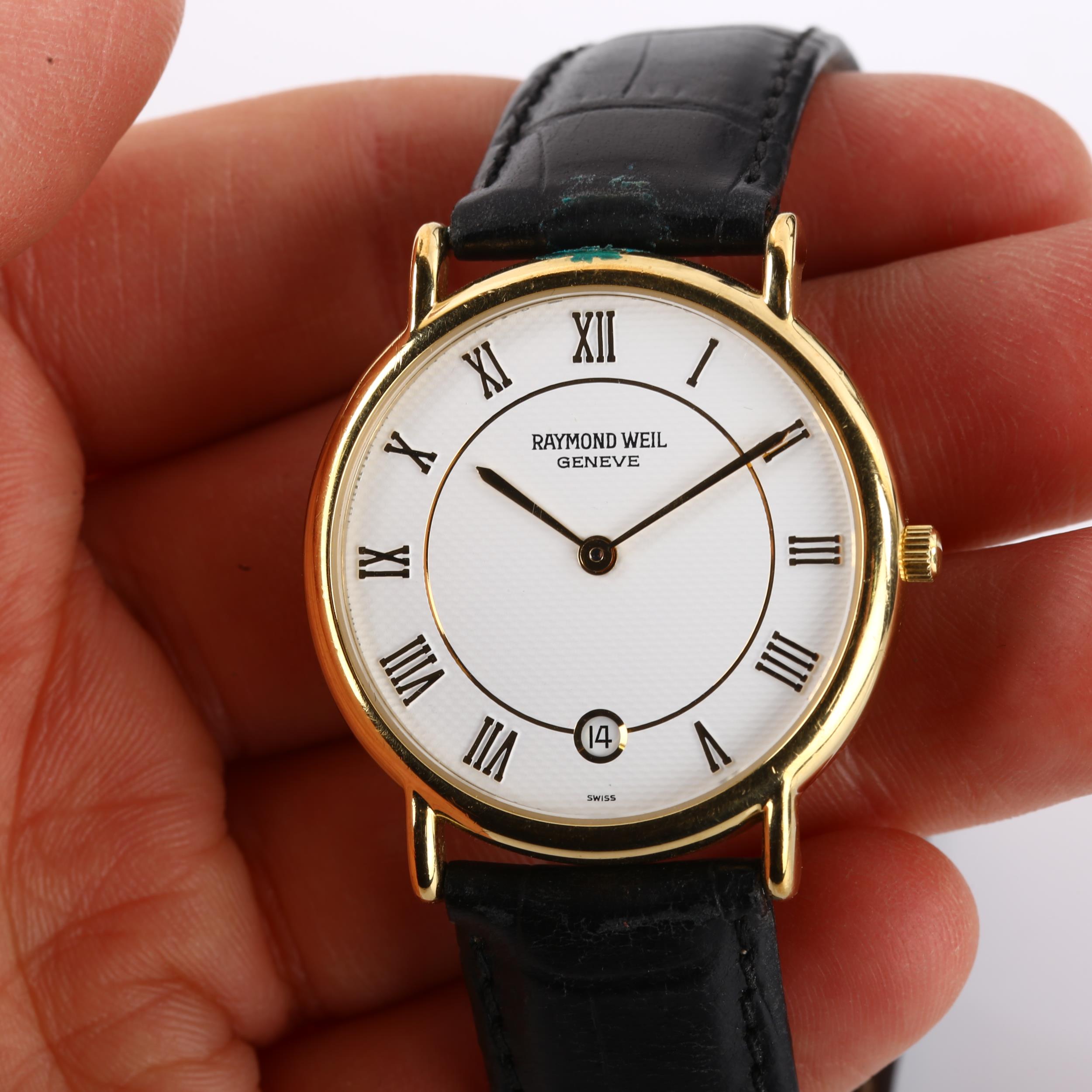 RAYMOND WEIL - a gold plated Geneve quartz wristwatch, ref. 9124-2, white dial with gilt Roman - Image 5 of 5