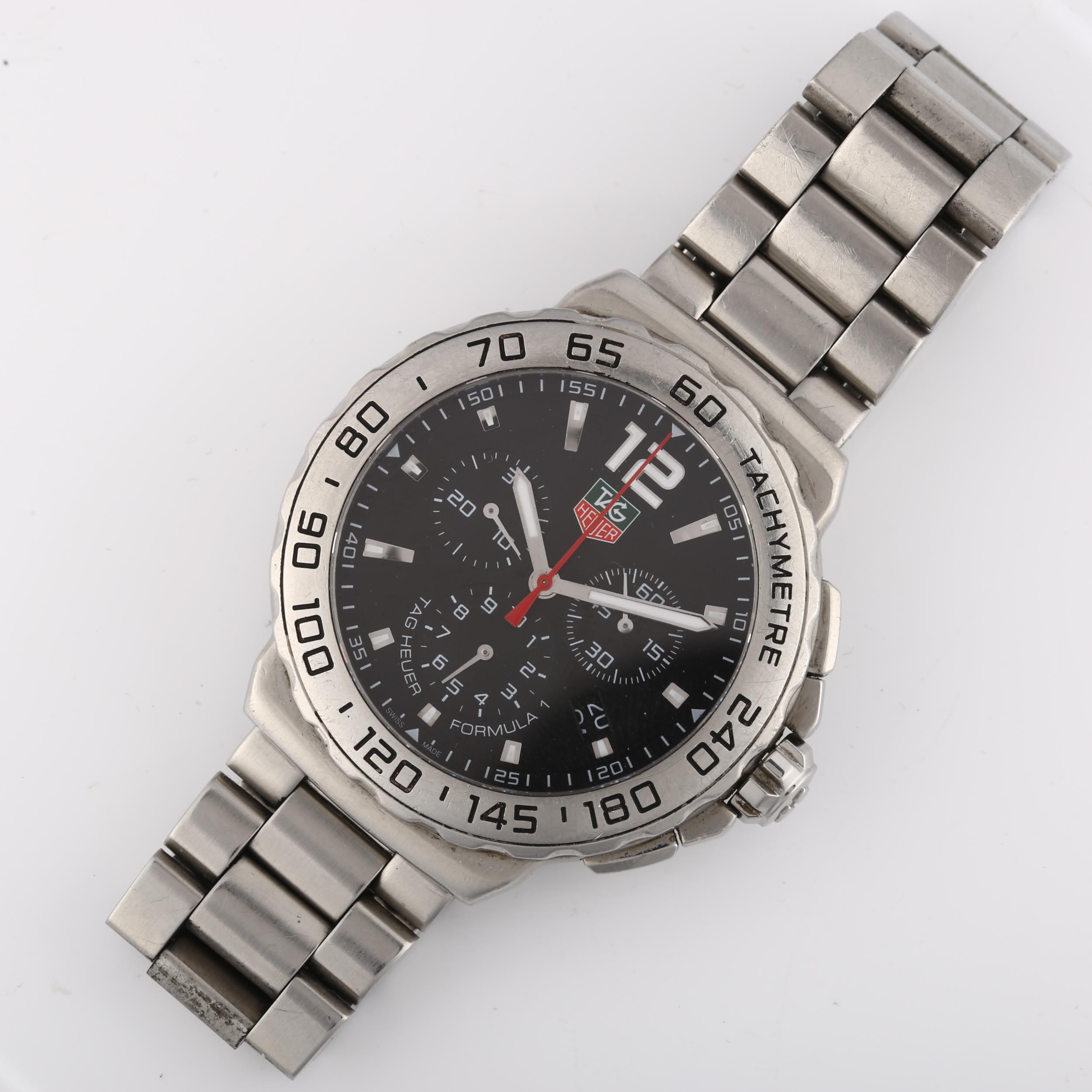 TAG HEUER - a stainless steel Formula 1 quartz chronograph bracelet watch, ref. CAU1112, black - Image 2 of 5