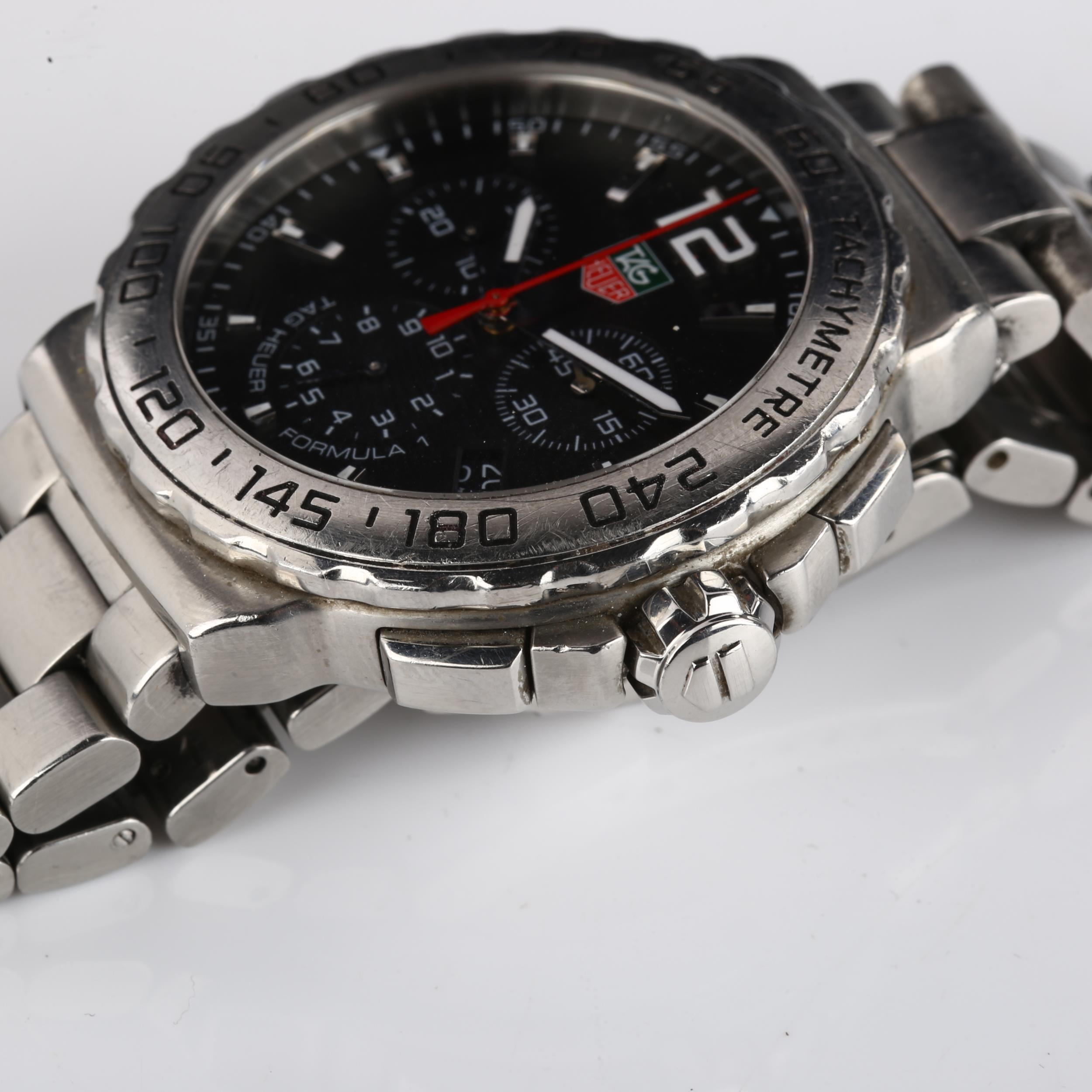 TAG HEUER - a stainless steel Formula 1 quartz chronograph bracelet watch, ref. CAU1112, black - Image 4 of 5