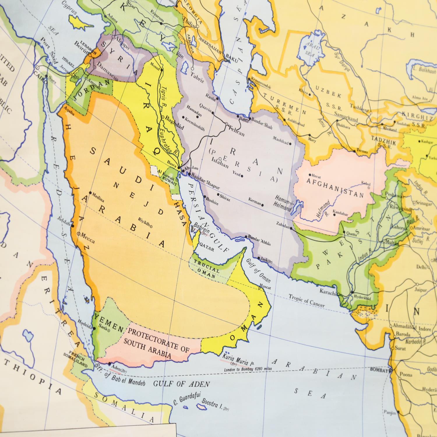 A large Vintage school room map of Asia, by W & AK Johnstone Ltd Edinburgh and London, 124cm across - Bild 2 aus 2