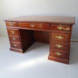 Georgian Style Mahogany Kneehole Executive Desk by Thomasville. 139x77x71cm.