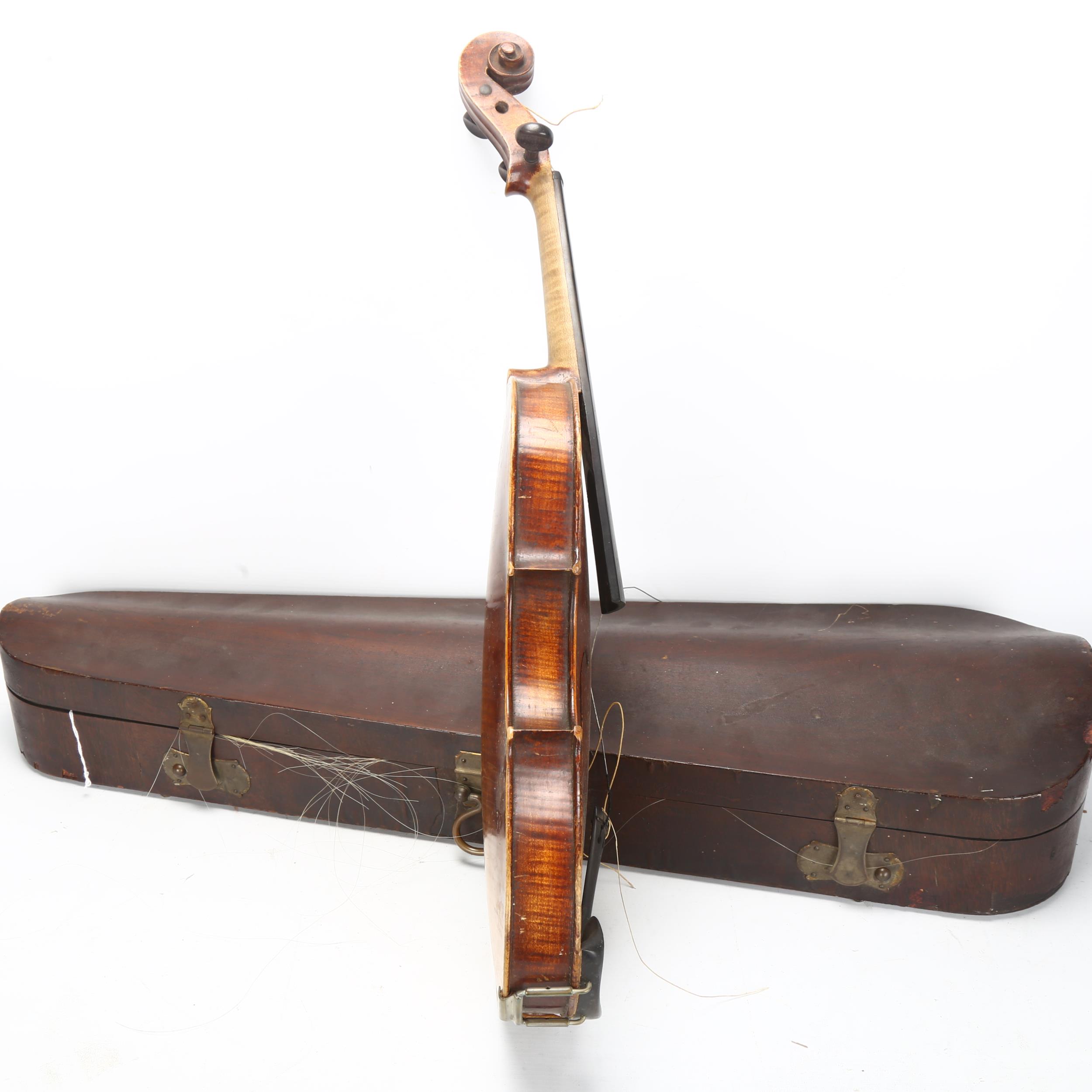 A South German violin, labelled Petrus Guarnerius Cremonensis Filius Andreae, Fecit Mantuae Sub. - Image 3 of 3
