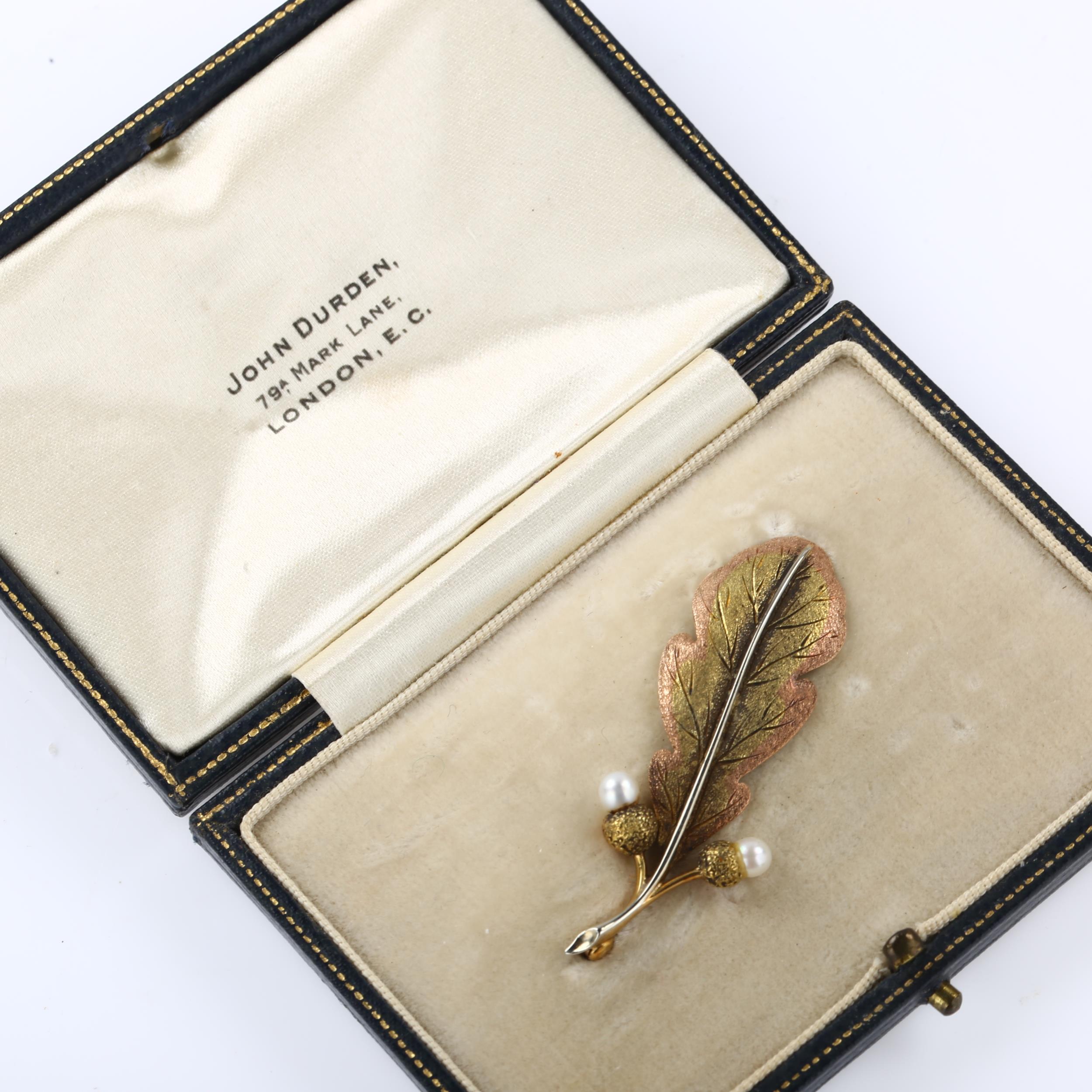 An early 20th century 18ct and 15ct gold and pearl acorn and oak leaf brooch, realistically modelled - Image 4 of 4