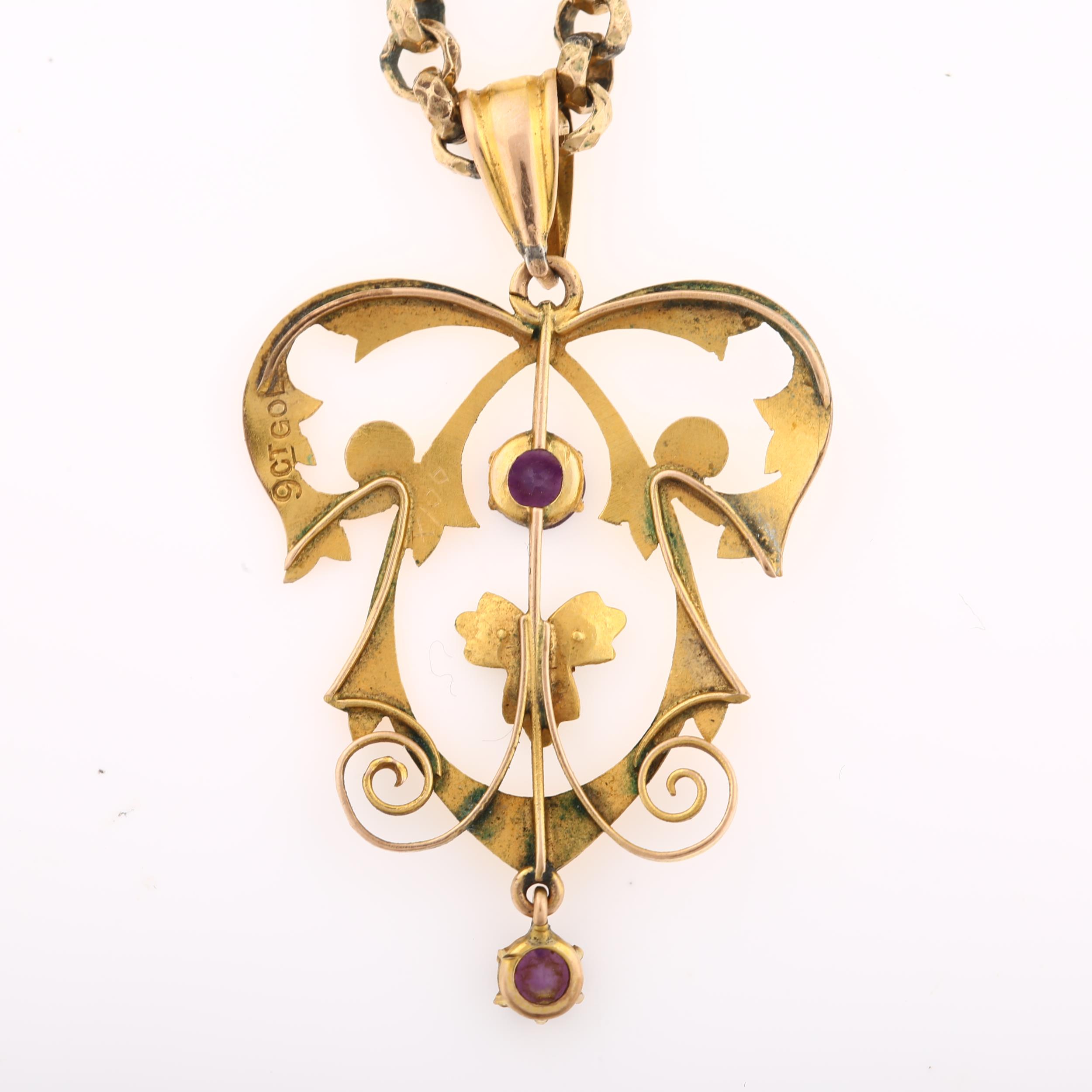 An Edwardian Art Nouveau 9ct gold amethyst and pearl openwork pendant necklace, on gold plated - Image 3 of 4