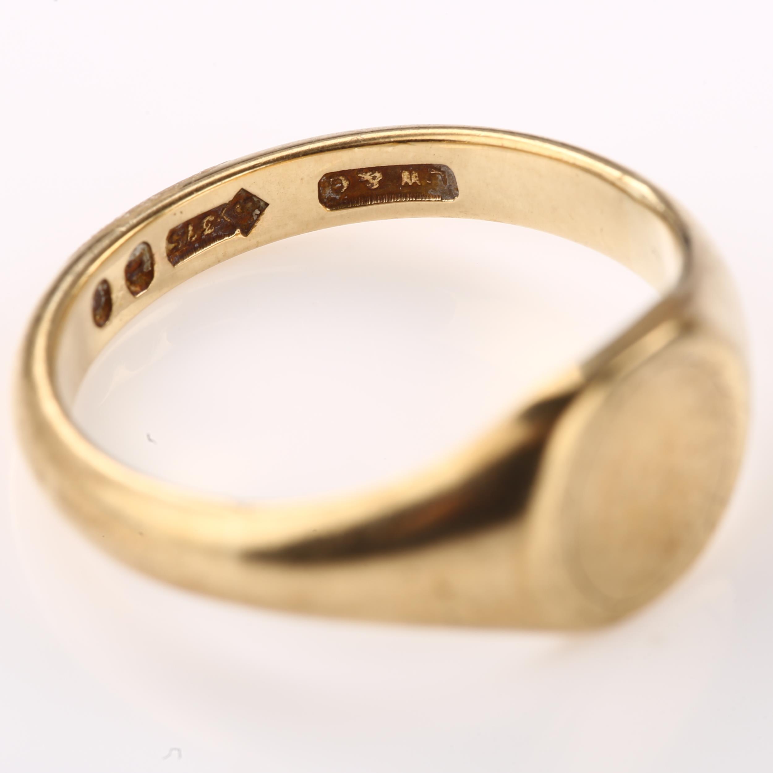 An early 20th century 9ct gold signet ring, maker's marks L W and G, hallmarks London 1928, - Image 2 of 4
