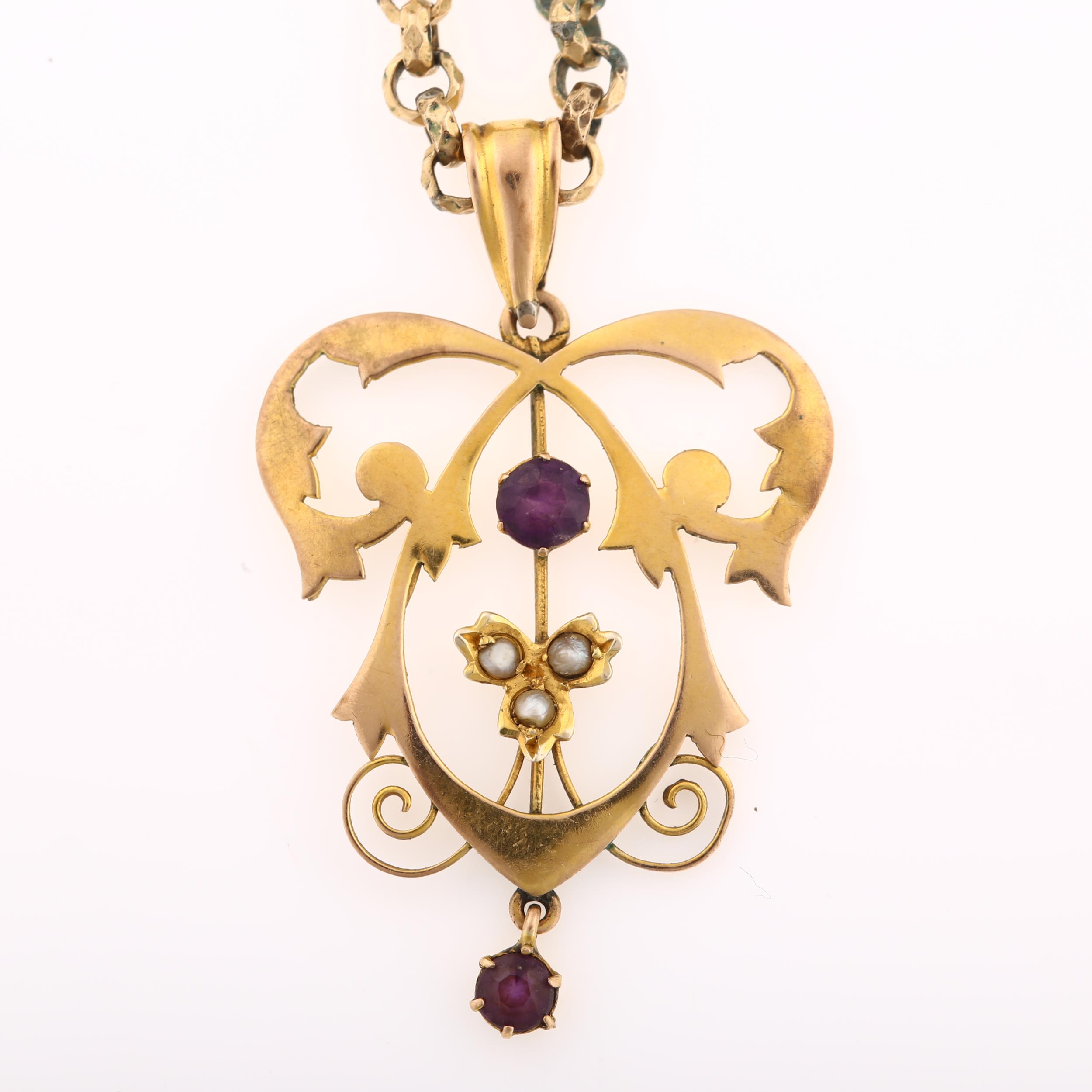 An Edwardian Art Nouveau 9ct gold amethyst and pearl openwork pendant necklace, on gold plated - Image 2 of 4