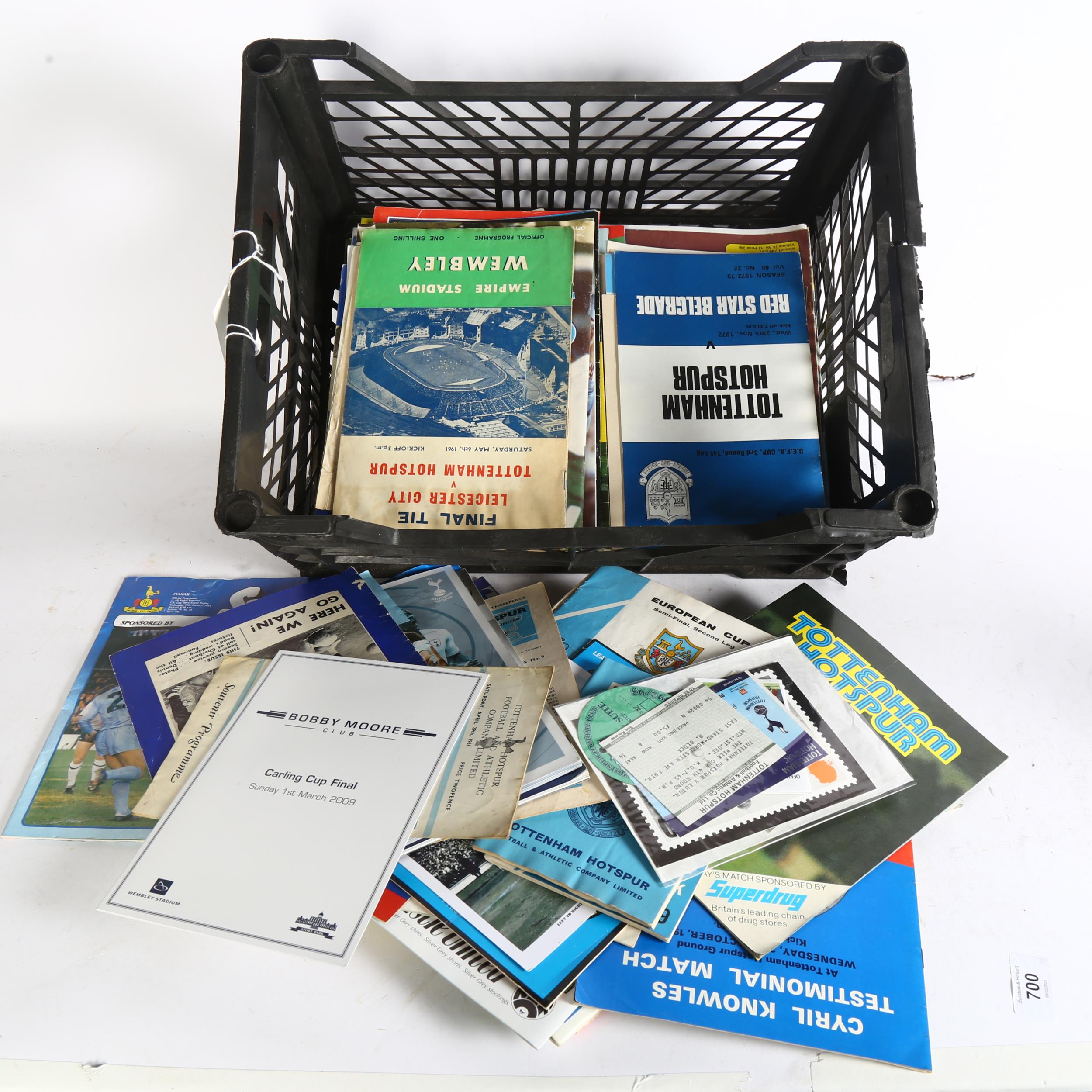 A total of 176 items of Tottenham Hotspur Football Club ephemera, including a large quantity of - Image 2 of 2