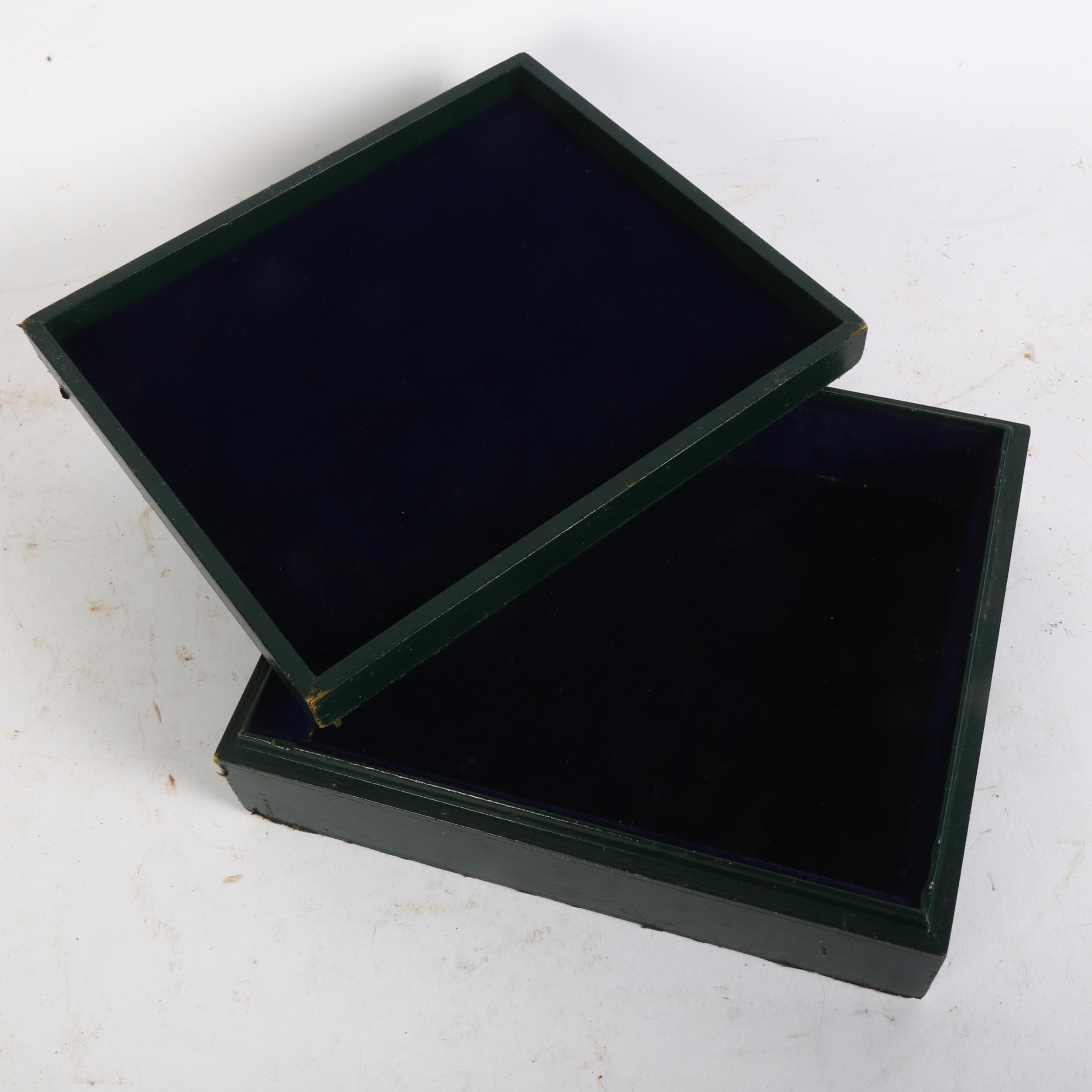 A green leather-bound jewel box, with floral enamel inset panel, 22cm x 19cm Leather is worn at - Bild 2 aus 2