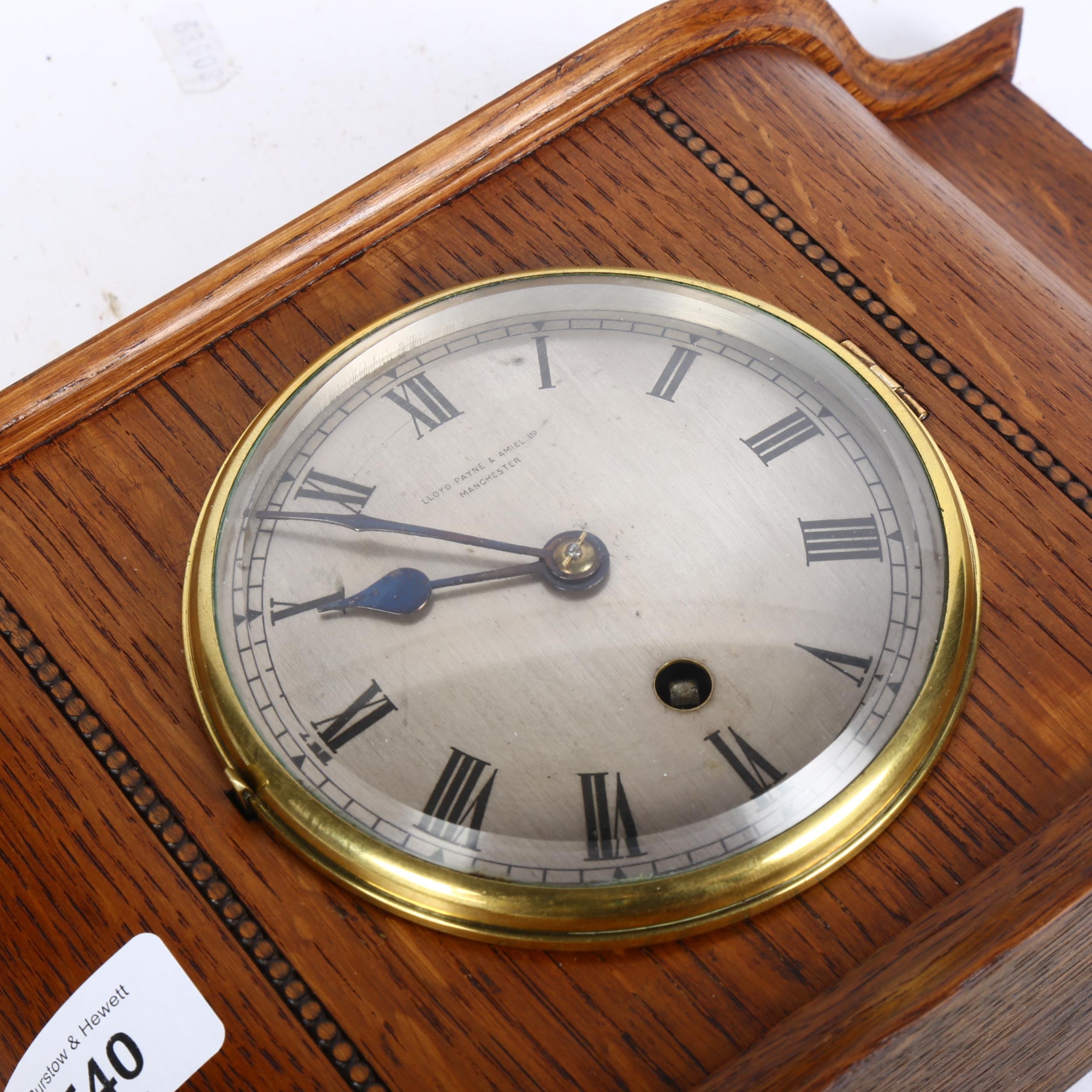 Vintage oak-cased mantel clock, by Lloyd Payne & Amiel, Manchester, H17cm - Bild 2 aus 2