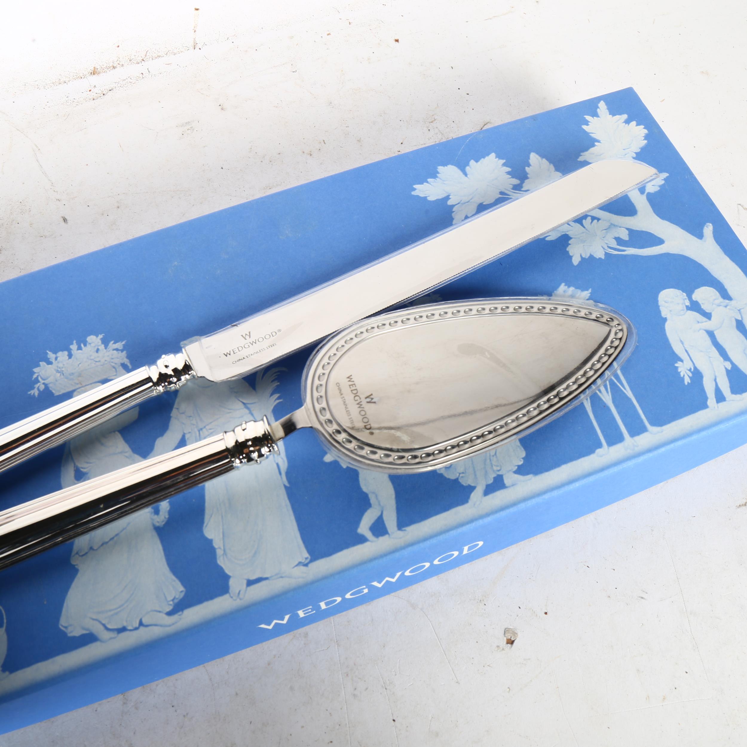 A boxed Wedgwood bread knife and cake slice - Image 2 of 2