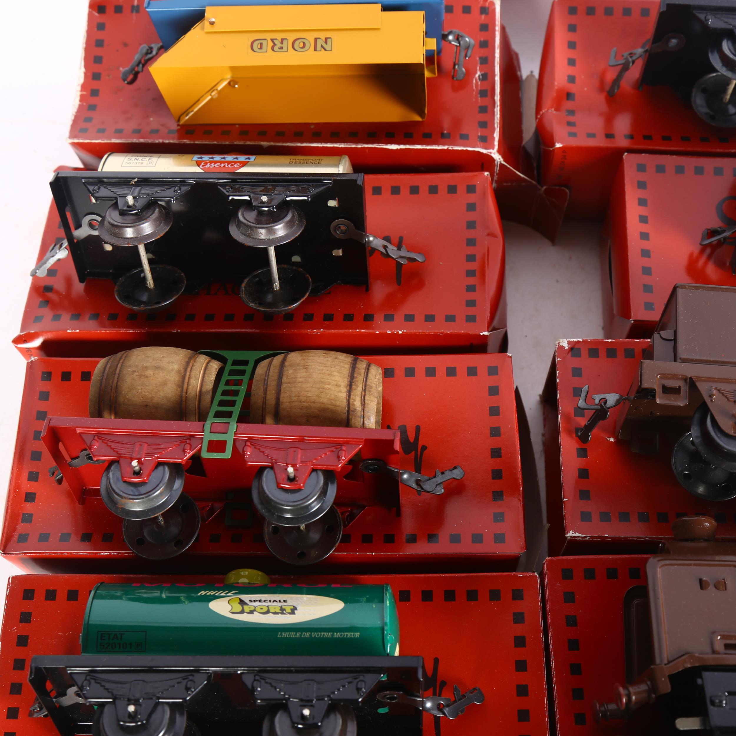 A quantity of French Hornby Series, OO gauge boxed items, including EST020-511 locomotive and - Image 2 of 2
