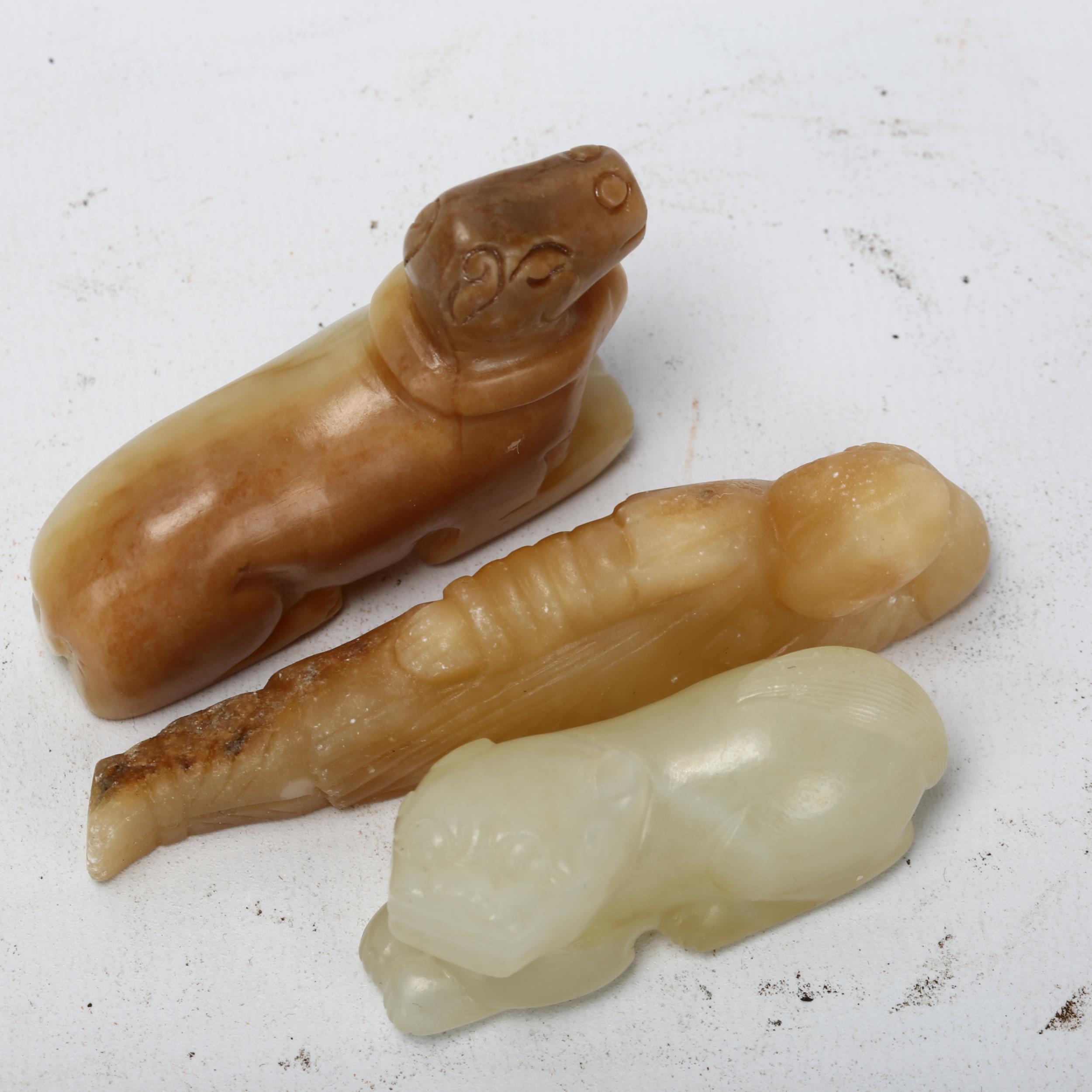 3 Chinese jade carvings, comprising a reclining figure (length 8cm), a mythical creature, and a - Bild 2 aus 3