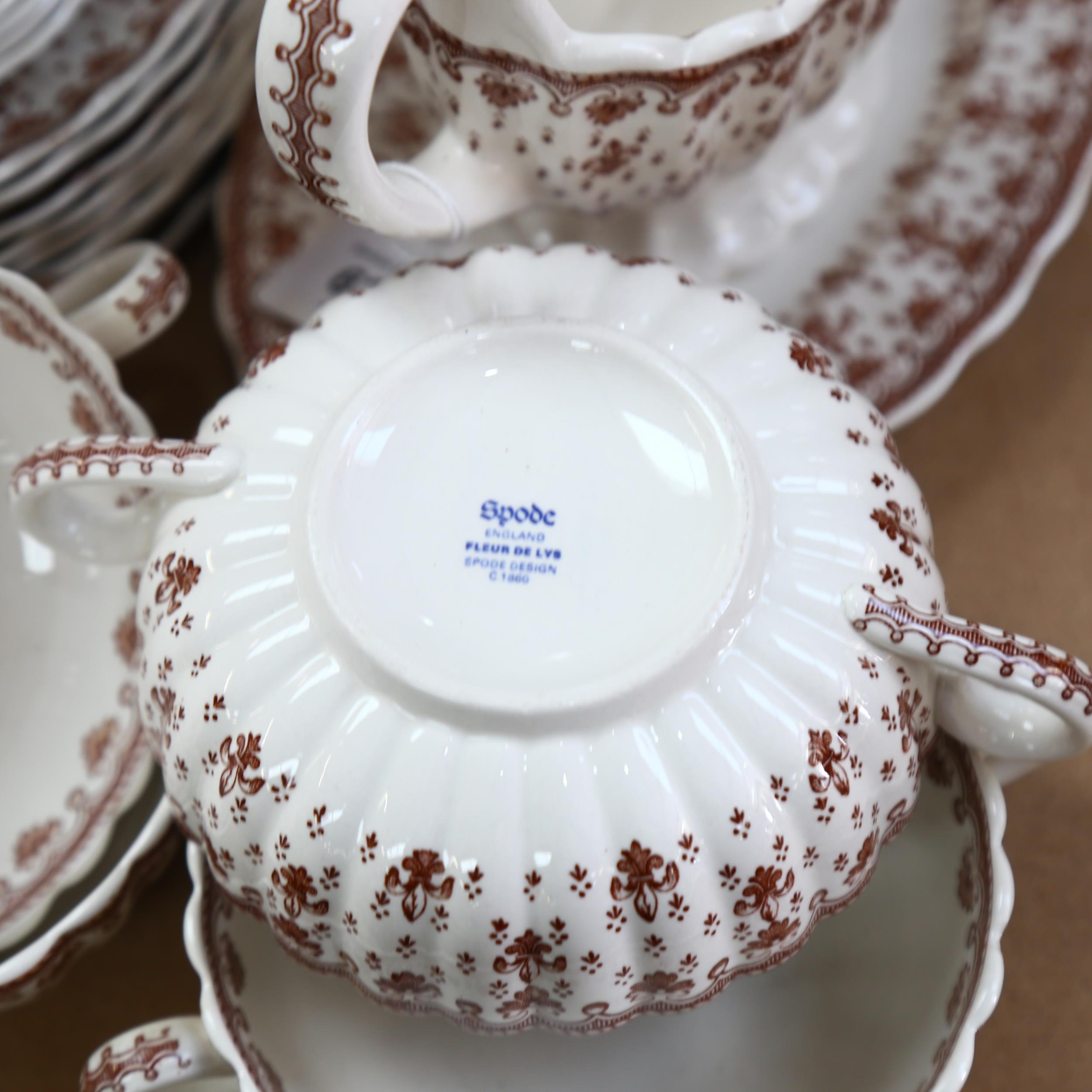 Spode Fleur De Lis brown and white patterned dinner service and matching tea set for 8 people, - Bild 2 aus 2