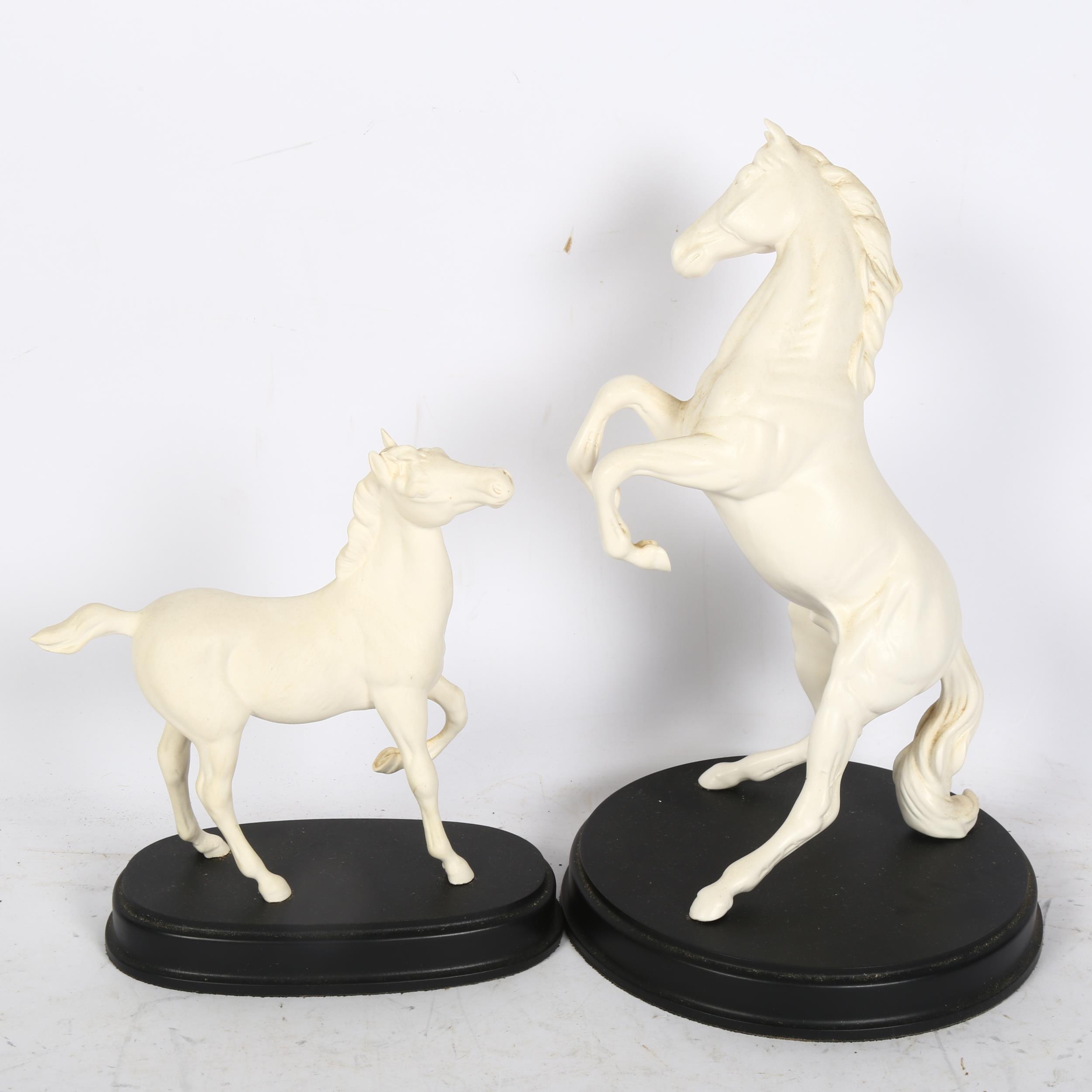 3 Royal Doulton horses, Spirit of the Wild, foal on plinth, and black thouroughbred - Bild 2 aus 2