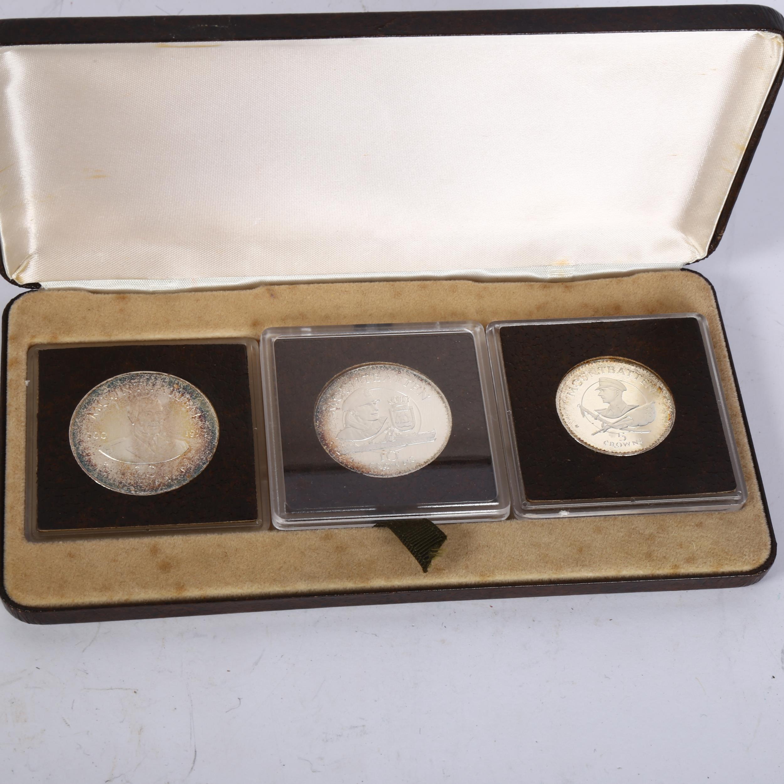 A cased set of 3 graduated silver proof Turks and Caicos Islands 1980 crown coins - Image 2 of 2