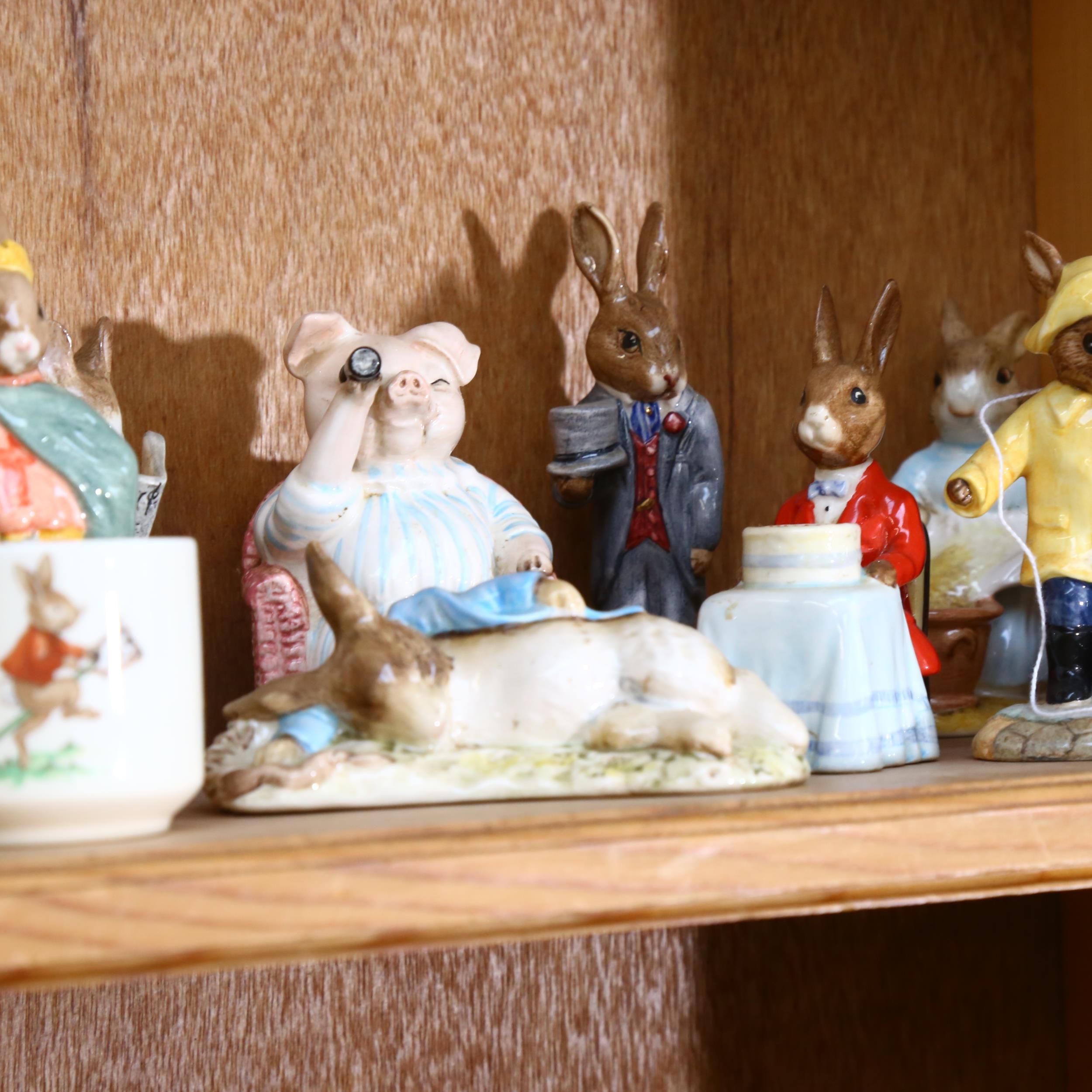 A group of Royal Doulton and Royal Albert Bunnykins and Beatrix Potter figures, and 2 egg cups - Bild 2 aus 2