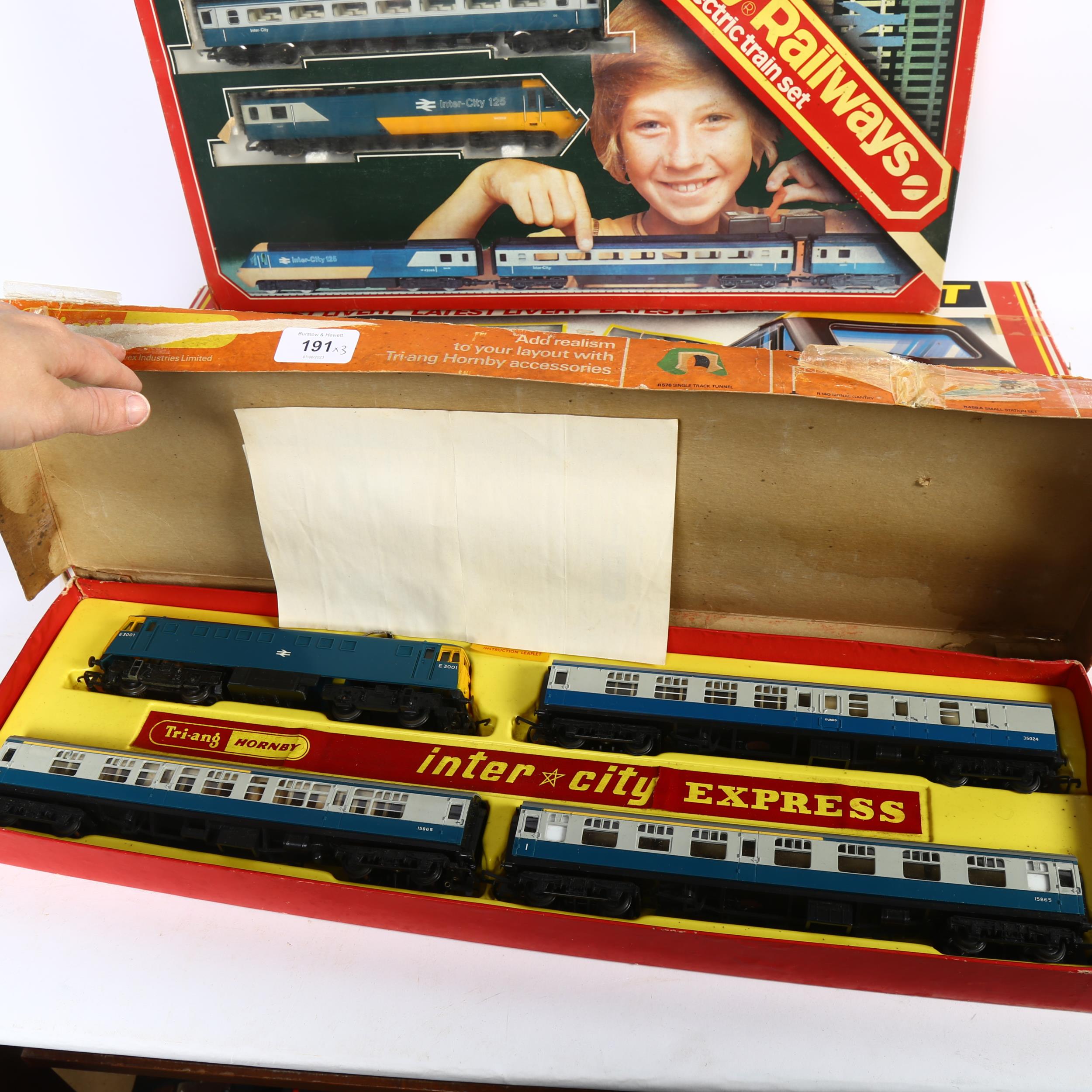 HORNBY - a Tri-ang Hornby Intercity Express electric train set, ref. R644, complete and in - Image 2 of 2