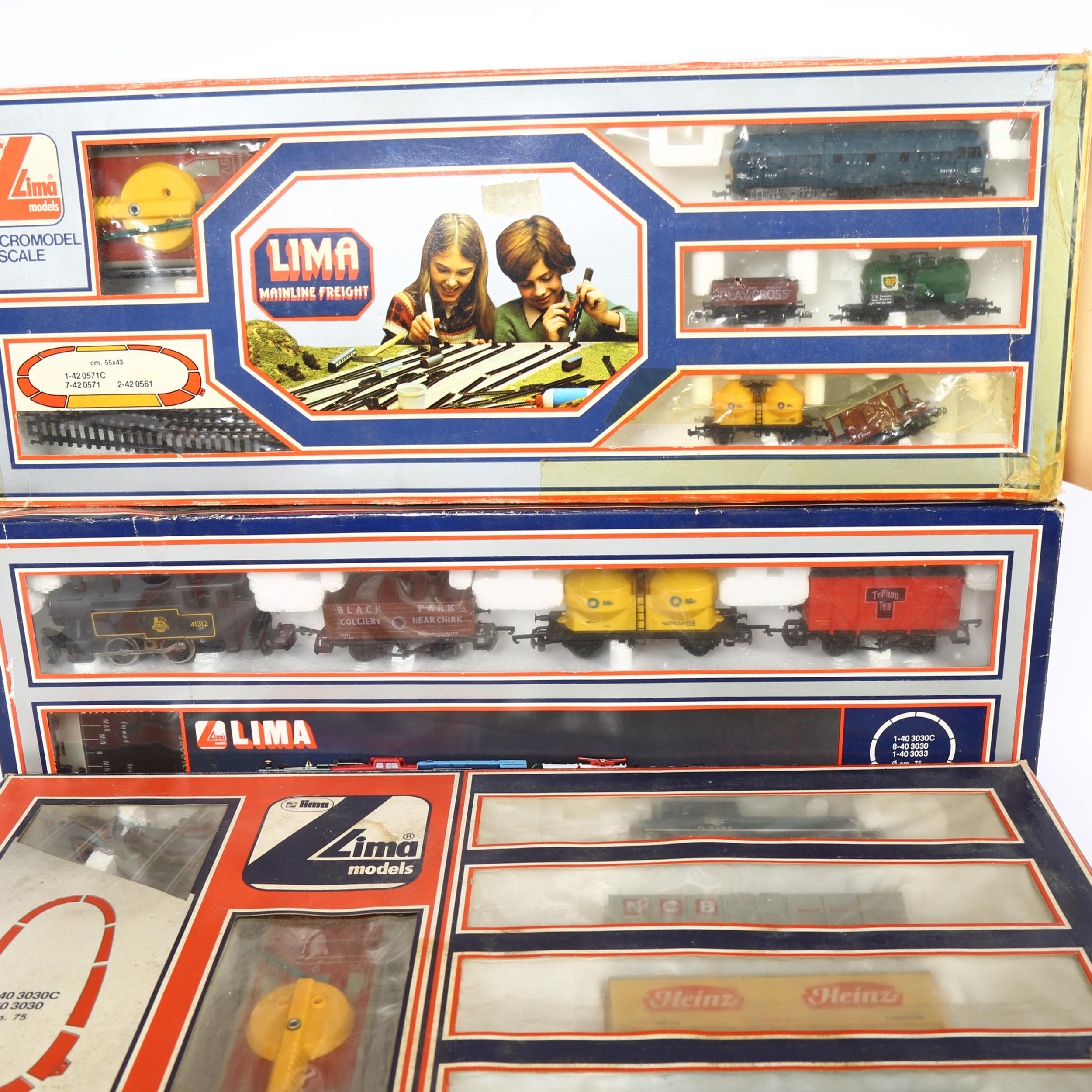 LIMA - a group of 3 boxed OO gauge electric train sets, including set ref. 10607, which includes a - Image 2 of 2