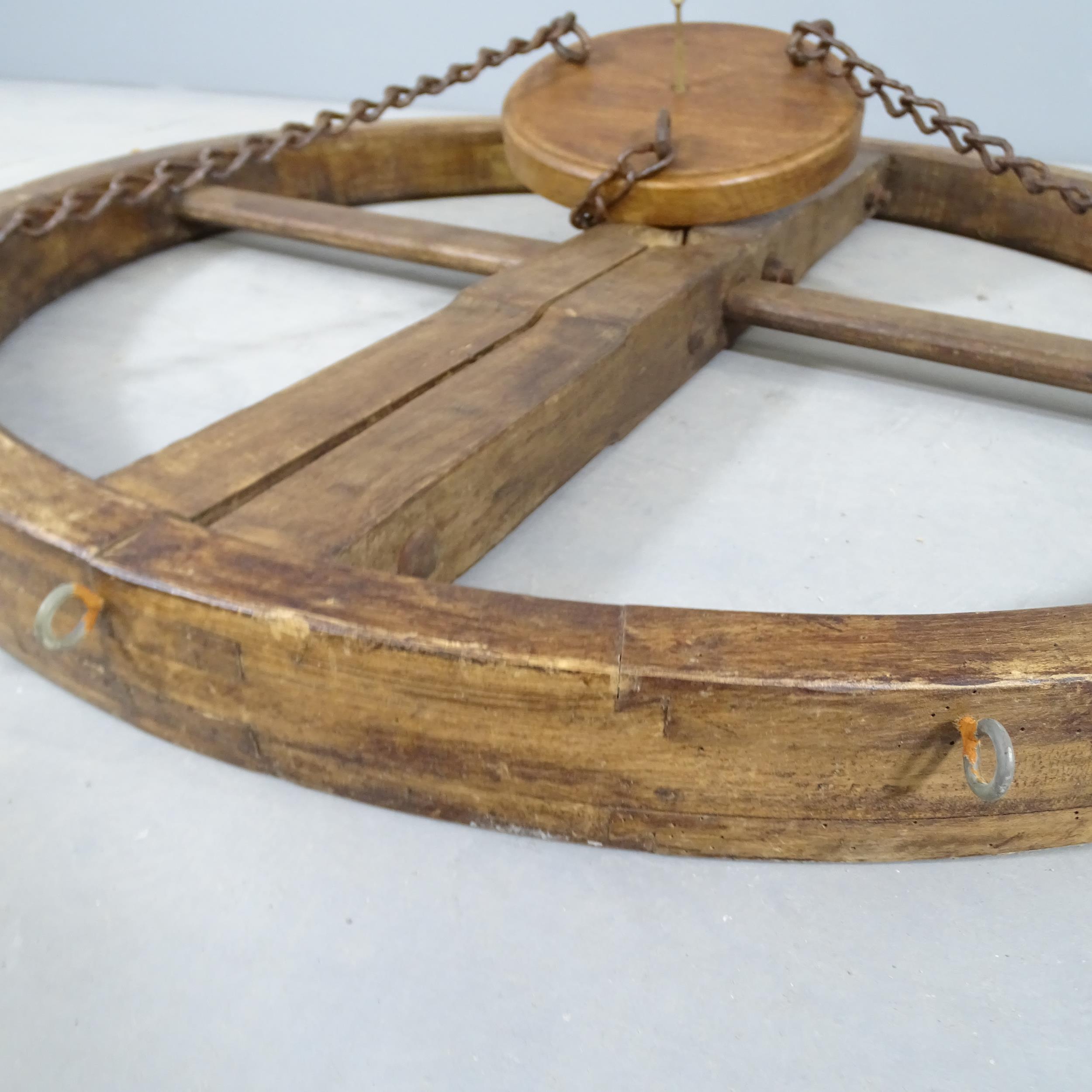 An oak circular hanging pan rack. Diameter 104cm. - Bild 2 aus 2