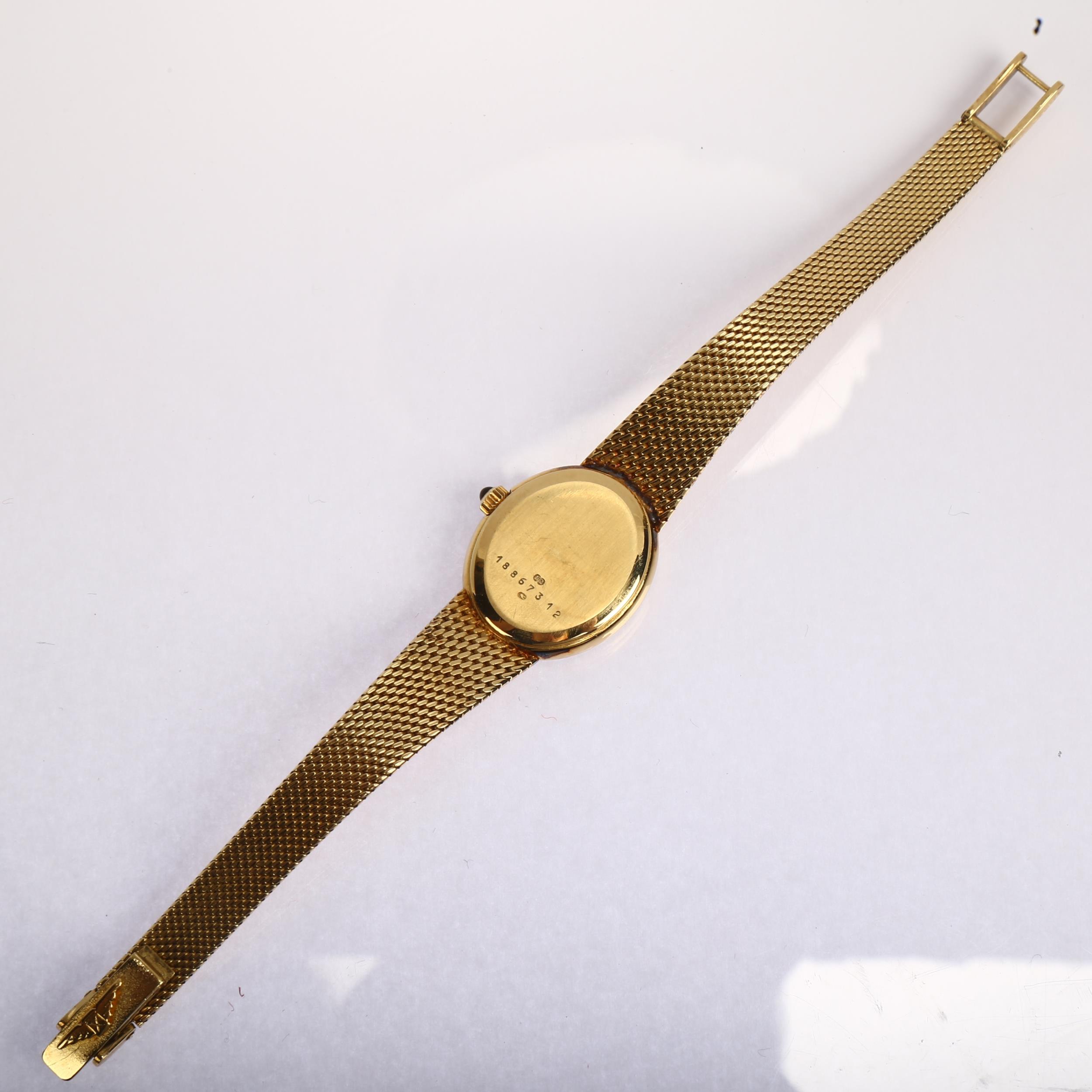 LONGINES - a lady's 14ct gold quartz bracelet watch, circa 1980s, champagne dial with applied gilt - Bild 3 aus 5