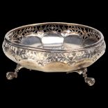 A George V silver bowl, Collingwood & Sons Ltd, Birmingham 1919, circular lobed form with pierced