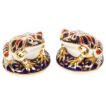 2 Royal Crown Derby Imari style frog figure paperweights, with brass stoppers, H7.5cm