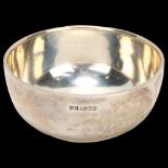George V plain circular silver bowl, Walker & Hall, Sheffield 1928, 4.6oz, 11cm diameter, original