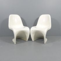 A pair of original Verner Panton 1st series S chairs in GRP, Feldbaum production, 1965-67. These