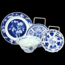 A Chinese blue and white porcelain bowl, diameter 15cm, and 3 other Chinese blue and white porcelain