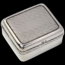 An Edwardian silver snuffbox, indistinct maker, Birmingham 1901, rectangular cushion form with