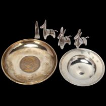 2 silver dishes and a set of Peruvian silver plated menu card holders Lot sold as seen unless