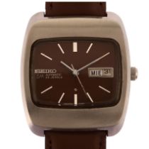 SEIKO - a stainless steel LM Lord Matic automatic calendar wristwatch, ref. 5606-5070, circa 1977,