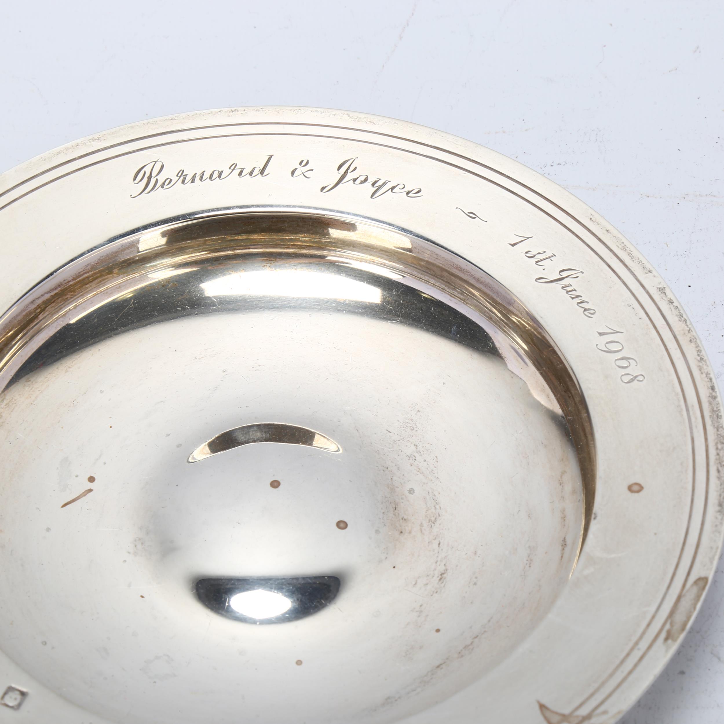 An Elizabeth II silver Armada dish, William Comyns & Sons Ltd, London 1964, 17cm, 8.2oz Rim has - Image 3 of 3