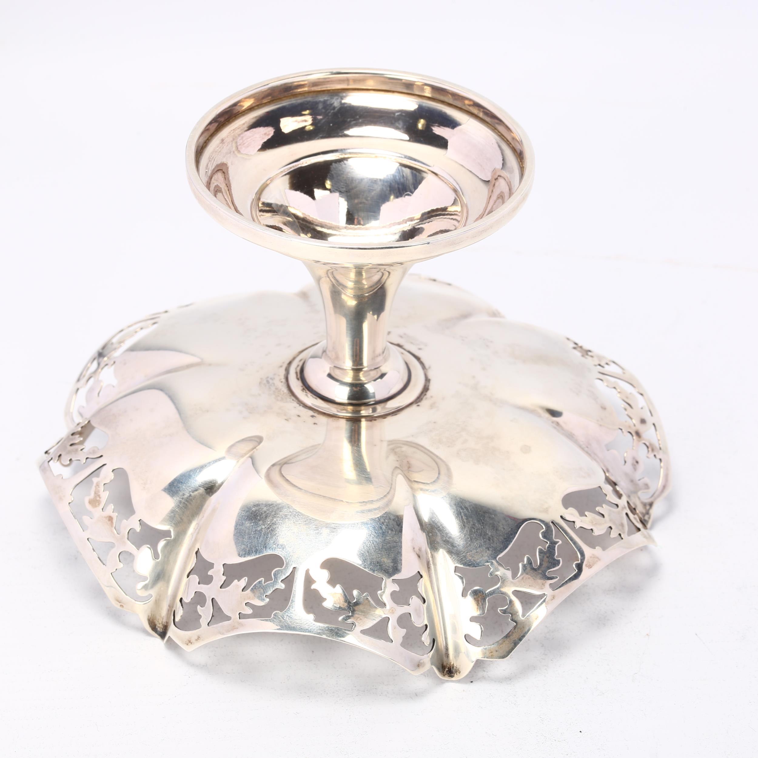 A George VI silver pedestal bon bon dish, Viner's Ltd, Sheffield 1939, shaped circular form with - Image 3 of 3