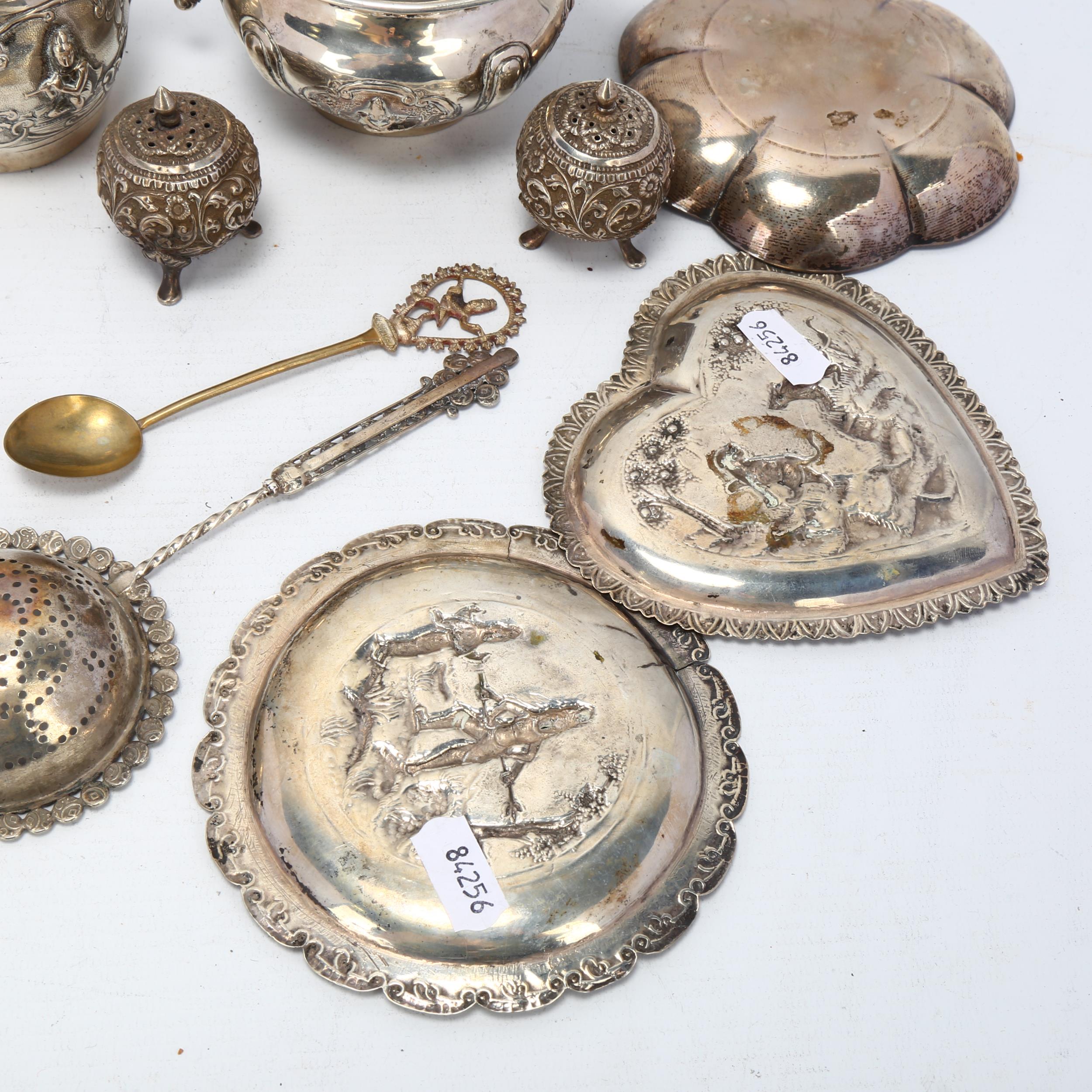 Various Indian silver, including cream jug, pepperettes, heart dish etc, 15.4oz total Lot sold as - Image 3 of 3