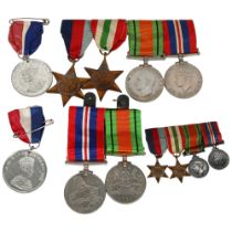 A group of 4 Second World War medals, including an Italian Star with matching miniatures, 2