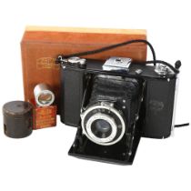 A Zeiss Ikon Nettar 515/16 folding camera, with a Zeiss Ikon Novar-Anastigmat 1:6.3, F-75mm lens, in