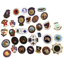 A group of 32 badges, all associated with various bowling and bowls clubs, including City of