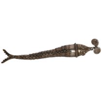 A Vintage silver plated articulated fish, with screw top, L12cm