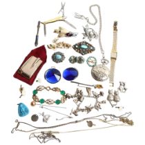 A group of various jewellery, including a leaf design brooch, Scottish claw design brooch, Ronson