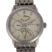 ORIENT - a stainless steel Orient Star automatic calendar bracelet watch, ref. DE00-C0-B, cream dial