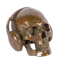 A bronze skull wearing headphones, H15cm