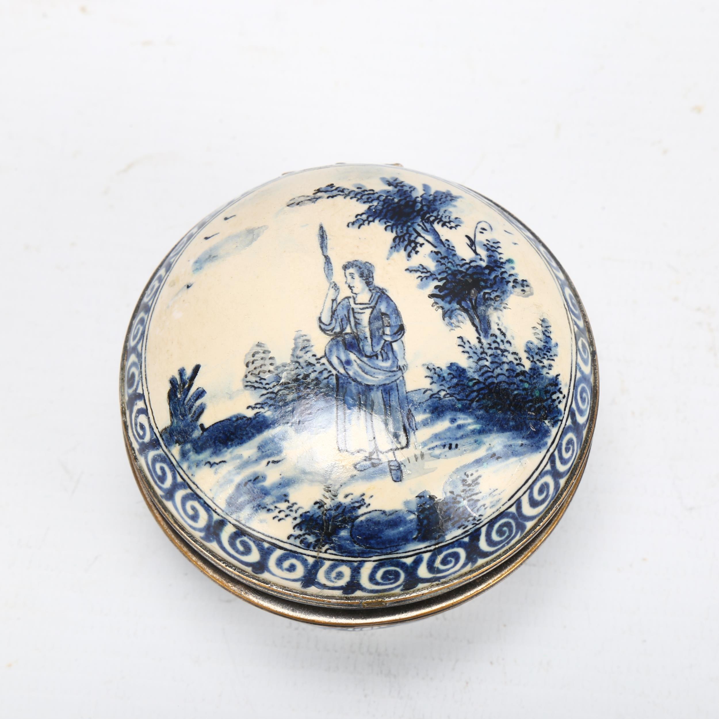 Delft blue and white pottery circular box, hinged metal rim, diameter 7cm, and Delft hexagonal - Image 2 of 3