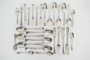 George V silver part suite of Old English pattern cutlery, maker D.F, London 1923, comprising six