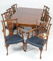 Burr walnut extending dining table, in Queen Anne Revival style, late 20th Century, the top