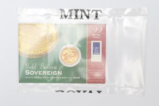2001 United Kingdom sovereign (Royal Mint Bullion), original packaging, weight 7.98g (Please note